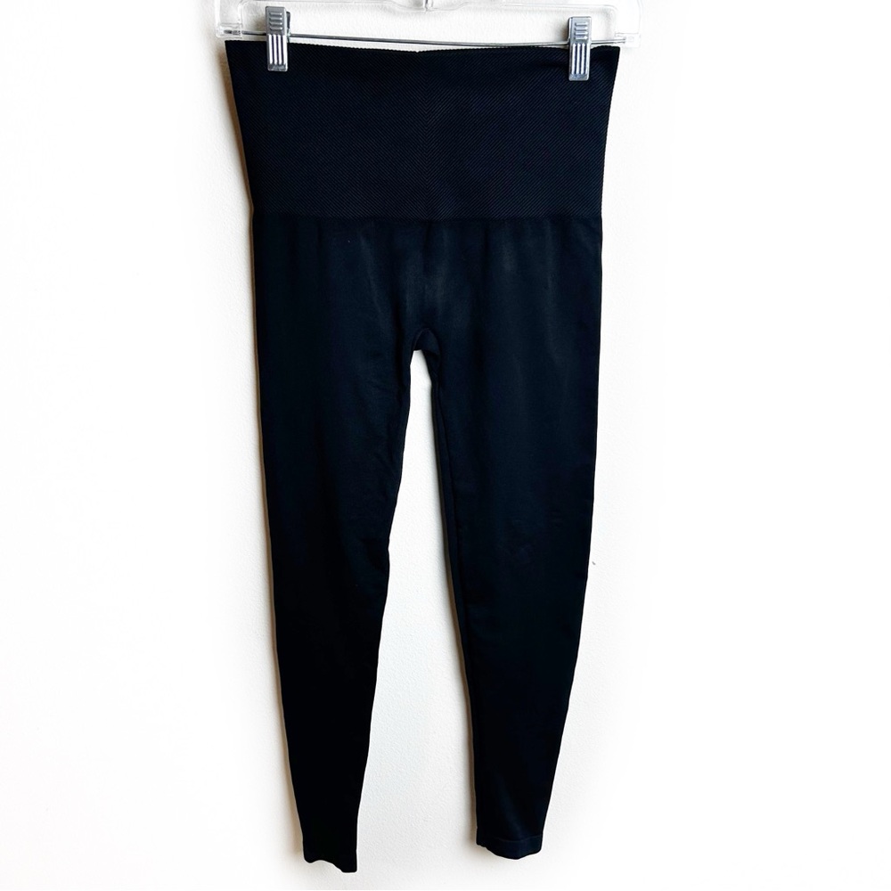 Assets Spanx Black seamless leggings pull-on ankle length size: M